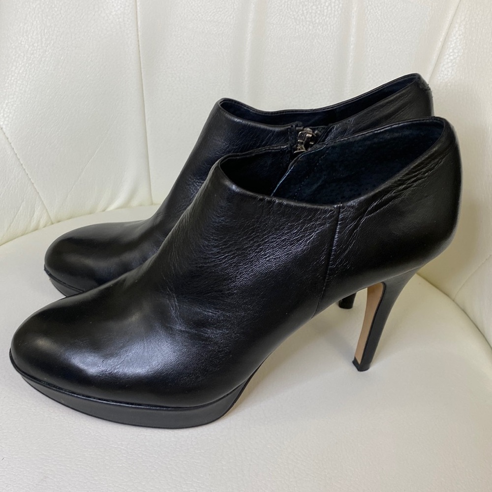 Vincent Camuto Leather booties with  PLATO Black